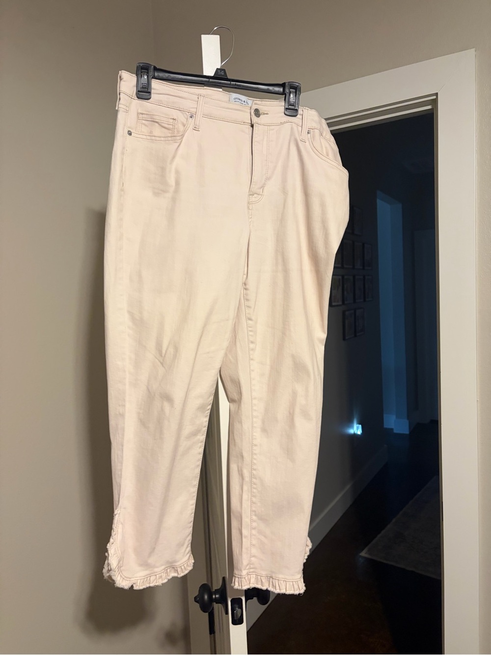 Women’s Pink Cropped Jeans - Unbranded size 16